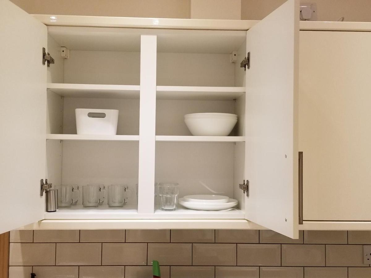 London Luxury Apartment 4 Bedroom Sleeps 12 People With 4 Bathrooms 1 Min Walk From Station Wanstead Экстерьер фото